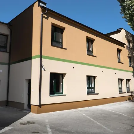 Hodváb Apartmánový Dom * Senica