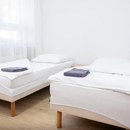 Hodváb Apartmánový Dom * Senica